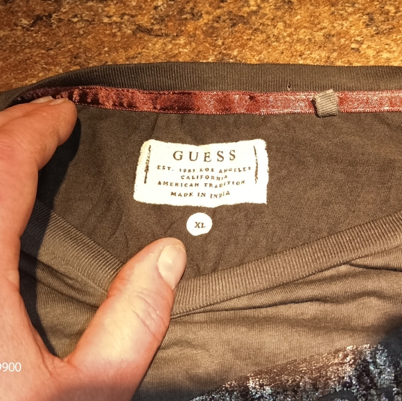 Men's Classic Guess Graphic T' - Picture 2 of 2